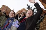 Parijs 31 maart 207
Robert ten Brink met zijn vrouw Roos en dochters 15 jarig bestaan van Disneyland Parijs.