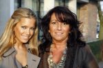Amsterdam 24 maart 2007
Modeshow Danie Bles in het Hilton. Sylvie v d Vaart met schoonmoeder