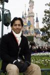 Parijs 31 maart 2007
Wibi Soerjadi in disneyland parijs bij het 15 jarig bestaan.