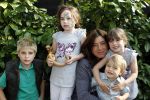 Amsterdam 14 april 2010
Mama van het jaar verkiezing in hotel arena. Amanda Krabbe met kinderen Bikkel Achilles Yasmijn en Michelle
Peter Smulders bv