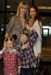 Amsterdam 1 april 2010
Premiere disney on ice in de rai. Anouk Smulders met max en Renee Vervoorn met dochter Renee
Peter Smulders bv