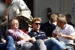 Amsterdam 28 mei 2009
Bastiaan Ragas met zijn schoonvader en zwager op terras.
Peter Smulders bv