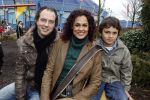 Harderwijk 20 maart 2010
Premiere show in het dolfinarium. Chimene v Oosterhout met zoon Liam en vriend
Peter Smulders bv