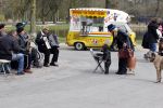 Amsterdam 5 april 2010
Connie Breukhoven met haar kleinkinderen Soraiya en Semmy in het vondelpark en met haar hond.
Peter Smulders bv
