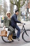 Amsterdam 27 maart 2010
Connie Breukhoven achter op de fiets en op terras met Marvin.
Peter Smulders bv