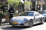 Amsterdam 10 maart 2010
Danielle Oerlemans krijgt bekeuring voor niet betaald parkeren op de cornelis schuytstraat. Danielle rijdt in porsche 911 cabrio.
Peter Smulders bv