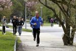 Amsterdam 16 april 2010
Dries Roelvink hard aan het lopen in het vondelpark.
Peter Smulders bv