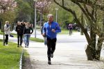Amsterdam 16 april 2010
Dries Roelvink hard aan het lopen in het vondelpark.
Peter Smulders bv