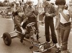 Dommelen, 14  Augustus 1977
Edwin Smulders met de volksfeesten in een racekar
Foto Peter Smulders BV
