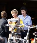 Monnickendam 25 maart 2010
Marc Klein Essink en Ella v Rumpt doen boodschappen.
Peter Smulders bv
