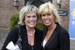 Naarden 18 maart 2010
Surprise feestje voor ivo niehe ivm 35 jaar werken voor de tros bij het arsenaal. Ellen Brusse met Margriet Zegers
Peter Smulders bv