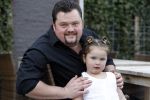 Tiel 25 maart 2010
Frans Duijts krijgt gouden plaat. Zijn vrouw met 3 dochters ouders en schoonouders zijn aanwezig.
Peter Smulders bv