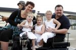 Tiel 25 maart 2010
Frans Duijts krijgt gouden plaat. Zijn vrouw met 3 dochters ouders en schoonouders zijn aanwezig.
Peter Smulders bv