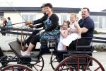 Tiel 25 maart 2010
Frans Duijts krijgt gouden plaat. Zijn vrouw met 3 dochters ouders en schoonouders zijn aanwezig.
Peter Smulders bv