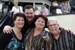 Tiel 25 maart 2010
Frans Duijts krijgt gouden plaat. Zijn vrouw met 3 dochters ouders en schoonouders zijn aanwezig.
Peter Smulders bv