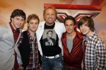 Hilversum 7 april 2010
Presentatie van de finalisten van X Factor. martijn  Krabbe en Wendy v Dijk presenteren het. gordon met zijn artiesten
Peter Smulders bv