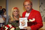 Hilversum 9 april 2010
Presentatie boek Gordon bij studio 21. Gordon met Connie Breukhoven
Peter Smulders bv