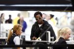Amsterdam Schiphol 1 mei 2009
Doutzen Kroes heeft samen met haar vriend Greg Andrews koninginnedag gevierd in Amsterdam. De volgende dag zijn ze samen gevlogen naar het Filmfestival in Cannes