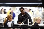 Amsterdam Schiphol 1 mei 2009
Doutzen Kroes heeft samen met haar vriend Greg Andrews koninginnedag gevierd in Amsterdam. De volgende dag zijn ze samen gevlogen naar het Filmfestival in Cannes