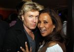 Amsterdam 28 maart 2010
Surprise feestje voor Patty Brard haar 55e verjaardag bij borrelbar. Patty met Hans Klok
Peter Smulders bv
