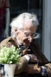 Amsterdam 28 mei 2009
Harry Mulisch met zijn vrouw en hond op de pc hooftstraat.
Peter Smulders bv