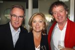 Oud Loosdrecht, 11 Maart 2010
Receptie t.g.v. 50 jaar artiest zijn van Anneke Gronloh
Harry v Hoof samen met zijn vrouw Els v Hoof en Edvard Niessing
Foto Peter Smulders BV