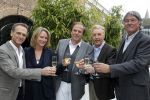 Naarden 18 maart 2010
Surprise feestje voor ivo niehe ivm 35 jaar werken voor de tros bij het arsenaal. Ivo met Antoinette Hertsenberg Ron Brandsteder Jaap Jongbloed en Andre v Duin
Peter Smulders bv