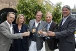 Naarden 18 maart 2010
Surprise feestje voor ivo niehe ivm 35 jaar werken voor de tros bij het arsenaal. Ivo met Antoinette Hertsenberg Ron Brandsteder Jaap Jongbloed en Andre v Duin
Peter Smulders bv