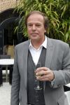 Naarden 18 maart 2010
Surprise feestje voor ivo niehe ivm 35 jaar werken voor de tros bij het arsenaal. Ivo met Antoinette Hertsenberg Ron Brandsteder Jaap Jongbloed en Andre v Duin
Peter Smulders bv