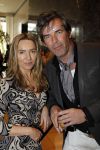 Amsterdam 27 maart 2010
Modeshow Sheila de Vries in het Hilton. Kathleen Vahl met kunstenaar ..
Peter Smulders bv