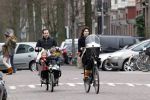 Amsterdam 27 maart 2010
Kim v Kooten en haar man Jacob Derwig met hun kinderen in de bakfiets.
Peter Smulders bv
