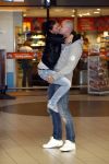 Schiphol 28 mei 2009
Lange Frans haalt zijn vrouw Danielle op op schiphol.
Peter Smulders bv