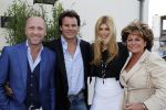 Loosdrecht 9 april 2010
Surprise feestje voor Monique des Bouvrie georganiseerd door haar man Jan des Bouvrie bij Fitou in Loosdrecht. Leco v Zadelhoff met vriend Rob Estelle Gullit en Christine Kroonenberg
Peter Smulders bv