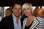 Loosdrecht 9 april 2010
Surprise feestje voor Monique des Bouvrie georganiseerd door haar man Jan des Bouvrie bij Fitou in Loosdrecht. Monique met Leco v Zadelhoff
Peter Smulders bv