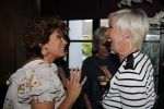 Loosdrecht 9 april 2010
Surprise feestje voor Monique des Bouvrie georganiseerd door haar man Jan des Bouvrie bij Fitou in Loosdrecht. Monique met Yvonne Brandsteder
Peter Smulders bv