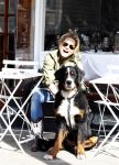 Amsterdam 23 maart 2010
Nikkie Plessen met hond op het terras.
Peter Smulders bv