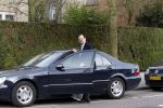 Amsterdam 27 maart 2010
Noud Wellink stapt in zijn auto met voet in brace.
Peter Smulders bv