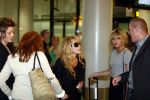 Schiphol 28 mei 2009
Patricia Paay en haar dochter Christina Curry met vriend komen aan op schiphol. Manager Wino Ontzigt en zus Yvonne Keeley wachten haar op.
Peter Smulders bv