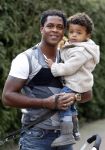 Laren 18 maart 2010
Patrick en Shane kluivert gaan de hond uit laten.
Peter Smulders bv