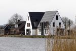 Ouderkerk aan de Amstel 30 maart 2010
Het nieuwe huis van Patty Brard aan de amstel is bijna klaar.
Peter Smulders bv