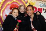 Amsterdam 1 april 2010
Premiere disney on ice in de rai. Paulien Huizinga Mol met dochter Myrthe en een vriendinnetje
Peter Smulders bv