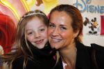 Amsterdam 1 april 2010
Premiere disney on ice in de rai. Paulien Huizinga Mol met dochter Myrthe en een vriendinnetje
Peter Smulders bv