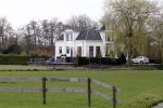 Hoorn 3 april 2010
Sonja Bakker heeft haar huis goed beveiligd. Er hangen overal camera's.
Peter Smulders bv