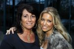 Hillegom 20 maart 2010
Modeshow dani bles. Sylvie v d Vaart met schoonmoeder
Peter Smulders bv