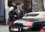 Amsterdam 27 maart 2010
Ronnie Rosenbaum en Tatjana Simic bij bentley cabrio met TAT 900 kenteken.
Peter Smulders bv