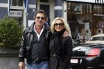 Amsterdam 27 maart 2010
Ronnie Rosenbaum en Tatjana Simic bij bentley cabrio met TAT 900 kenteken.
Peter Smulders bv