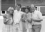 Westerhoven, 1982
Trea Dobbs voor de tweede maal getrouwd met Theo Walraven
Het huwelijk duurde slechts enkele maanden.
Verder op de foto, getuige Willeke Alberti en journalist Ben Holthuis