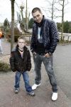 Harderwijk 20 maart 2010
Premiere show in het dolfinarium. Waylon met buddha to buddha armband en zoontje
Peter Smulders bv