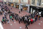 Eindhoven, 25 Maart 2011
Honderden mensen staan in de rij bij Amac voor de nieuwste Apple ipad 2