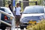 Vinkeveen 19 april 2011
Roxeanne Hazes krijgt haar eerste auto een fiat 500 . Ze ging hem samen met haar moeder Rachel ophalen en daarna aan haar broer Andre jr laten zien op school.
Peter Smulders bv